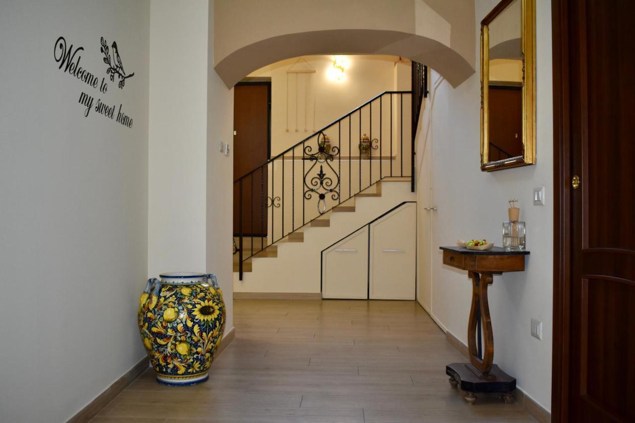Dimora Normanna Bed & Breakfast Aversa Bagian luar foto