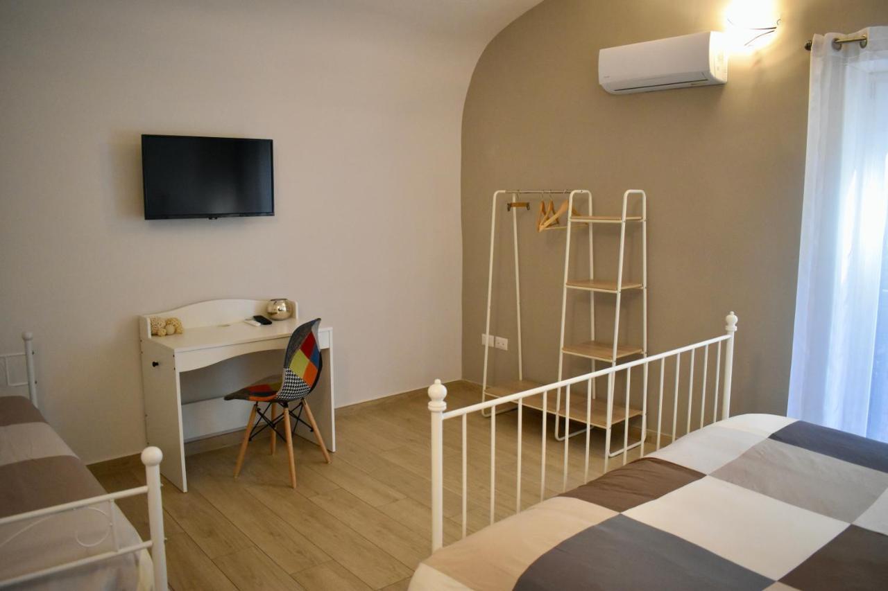 Dimora Normanna Bed & Breakfast Aversa Bagian luar foto