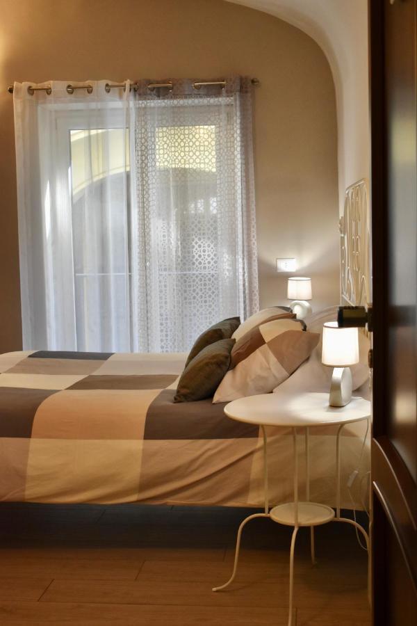 Dimora Normanna Bed & Breakfast Aversa Bagian luar foto