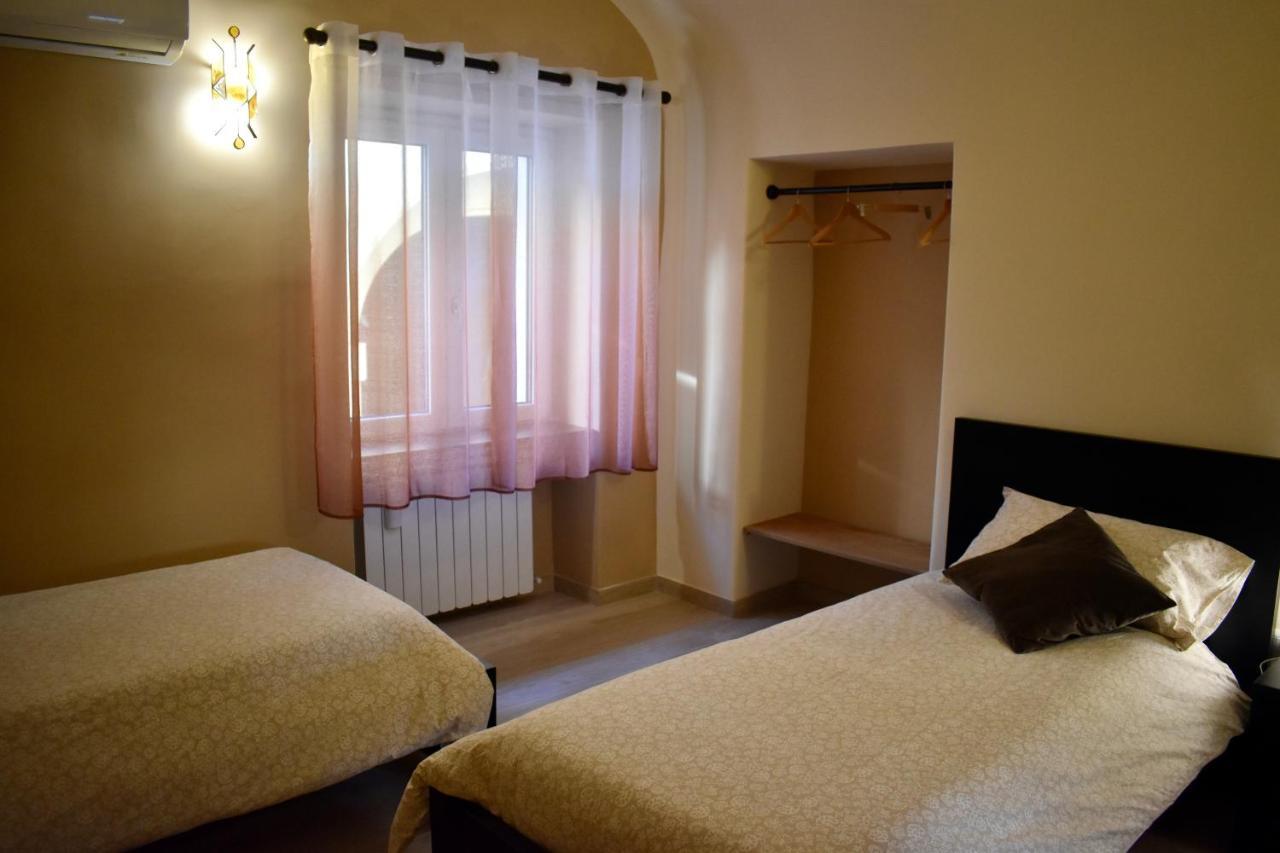 Dimora Normanna Bed & Breakfast Aversa Bagian luar foto