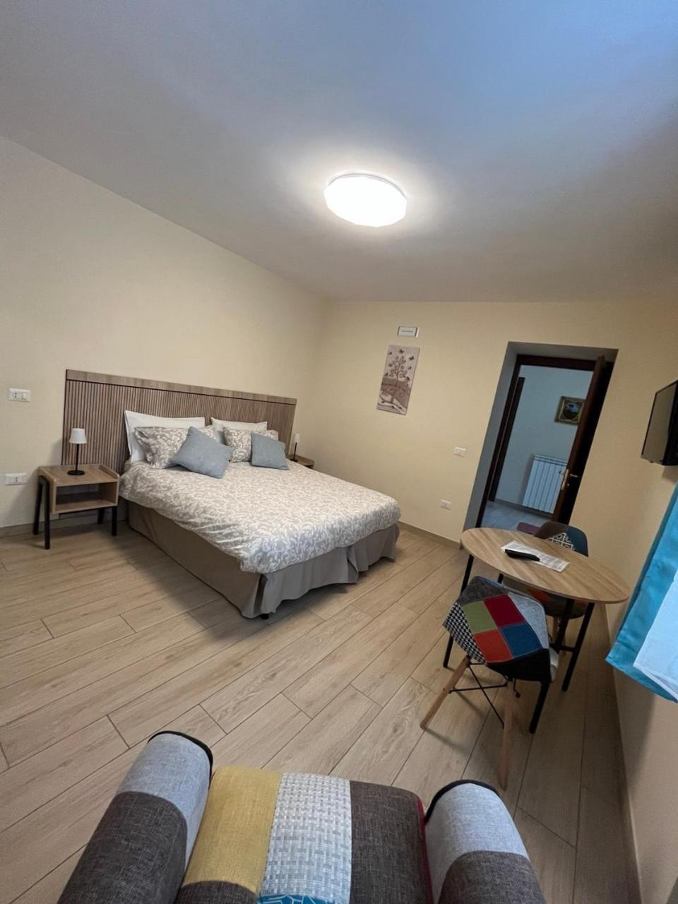 Dimora Normanna Bed & Breakfast Aversa Bagian luar foto